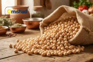 نخود سه خان کرمانشاه عمده 30 کیلویی 2 کیسه کنفی نخود سه خان کرمانشاه عمده 30 کیلویی با دانههای درشت و یکنواخت که روی سطح چوبی پخش شدهاند.