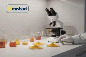 دانشنامه زردچوبه 4 آنالیز زردچوبه امیشاد در آزمایشگاه با میکروسکوپ و پودر زردچوبه در پتریدیشها.